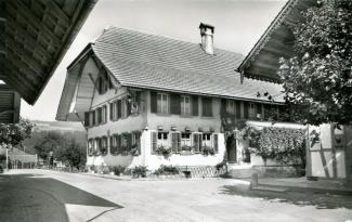 Ansichtskarte «Bären Röthenbach i. E.»; Besitzer: Geschwister Liechti; Photo Dubach, Thun; abgestempelt «RÖTHENBACH (EMMENTHAL), 20.10.56»; gelaufen nach St. Gallen